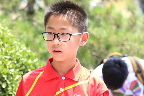 12岁的男孩杨天乐